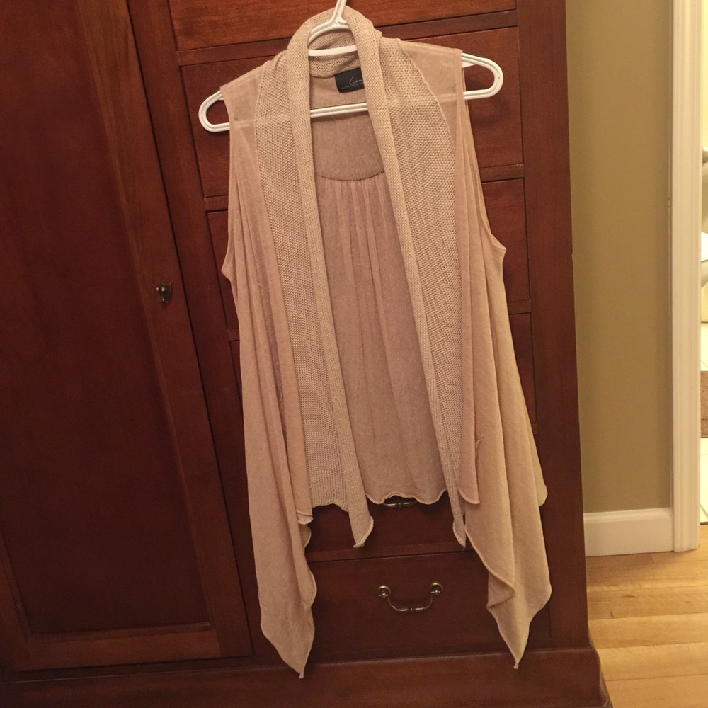 Line sleeveless cardigan